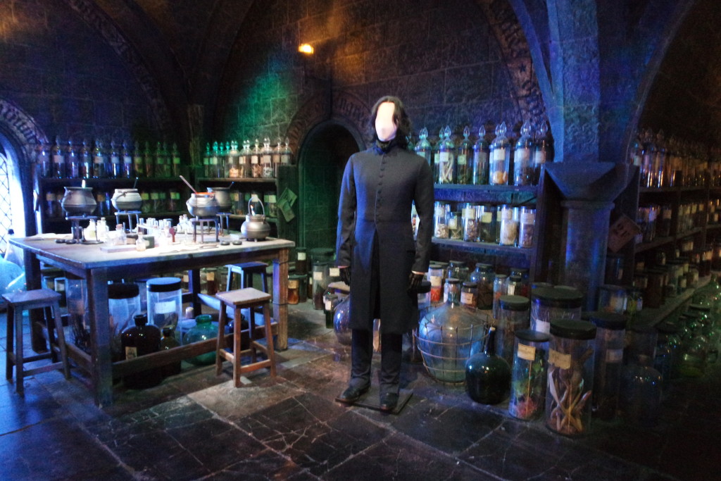 A temida Sala de Poções com o seu professor mais famoso: Severo Snape!