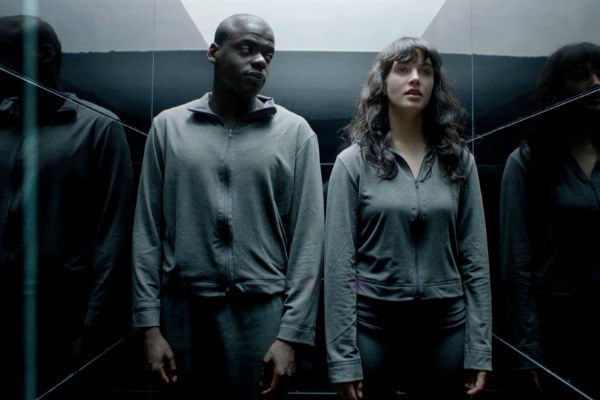 series black mirror plano critico