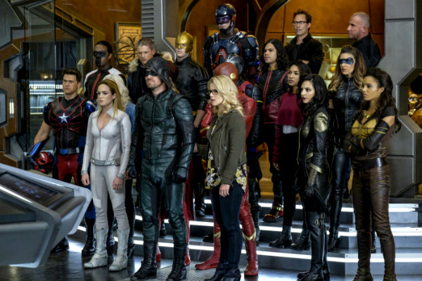 Crisis-On-Earth-X crise na terra x plano critico legends of tomorrow